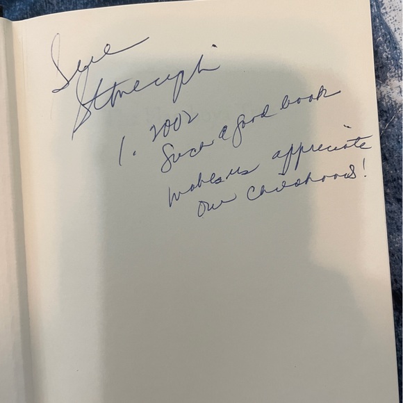 The Flamboya Tree: Memories of a Mother’s Wartime Courage by Clara Olink Kelly - Picture 2 of 5